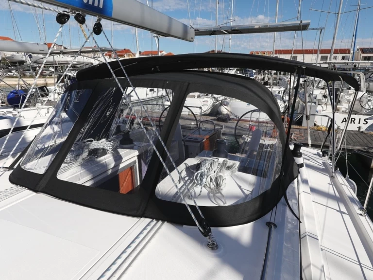 Pronajmout si Bavaria Bavaria C42 v Pirovac