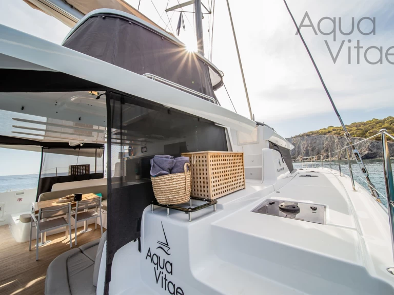 Pronajmout Katamarán se skipperem či ne Lagoon v Alimos