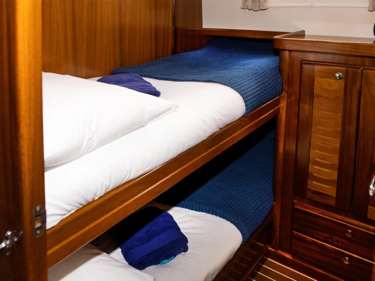 Pronájem lodi Mahon lákavé ceny Menorquin Yachts 160