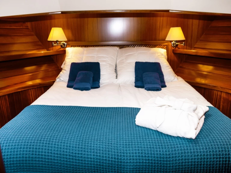 Pronájem Říční loď Menorquin-Yachts s licencí