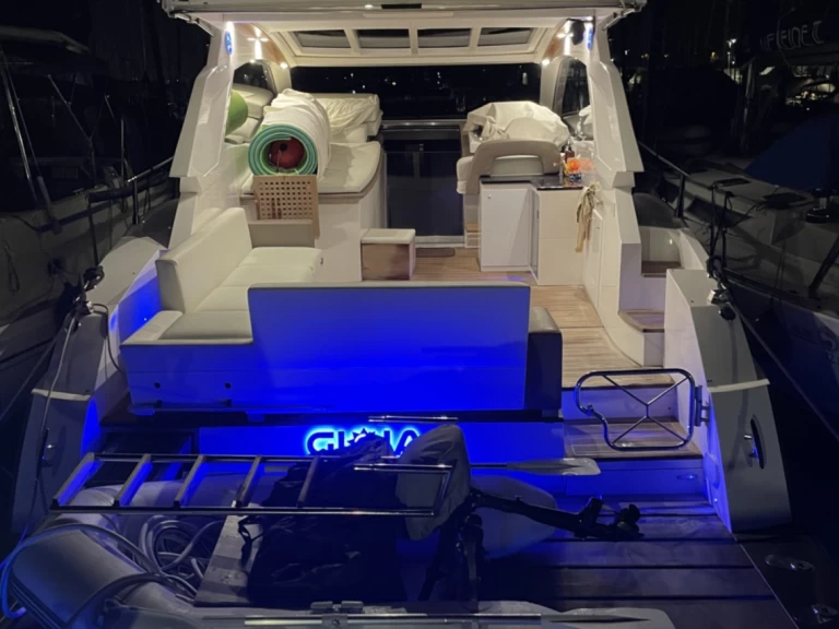 Pronajmout Motorová loď se skipperem či ne Rio Yachts v Nettuno