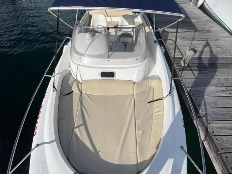 Pronajmout si Jeanneau Cap Camarat 715 WA v Les Trois-Îlets