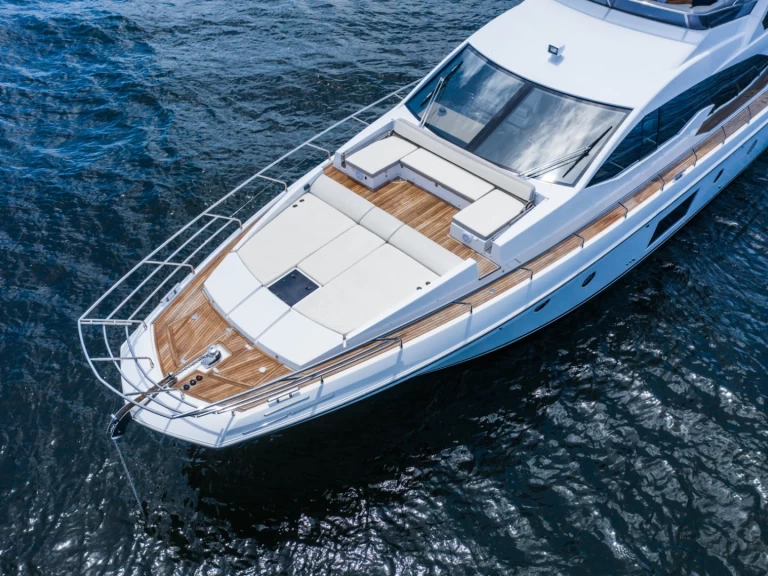 Pronajmout Jachta se skipperem či ne Azimut v Miami