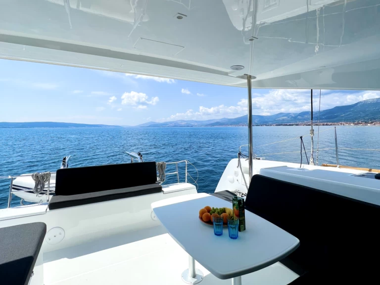 Pronájem jachty v Kaštela -Lagoon Lagoon 40 na Samboatu