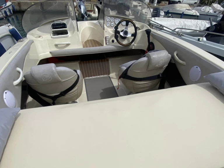 Pronajmout Motorová loď se skipperem či ne Quicksilver v Chantecoq