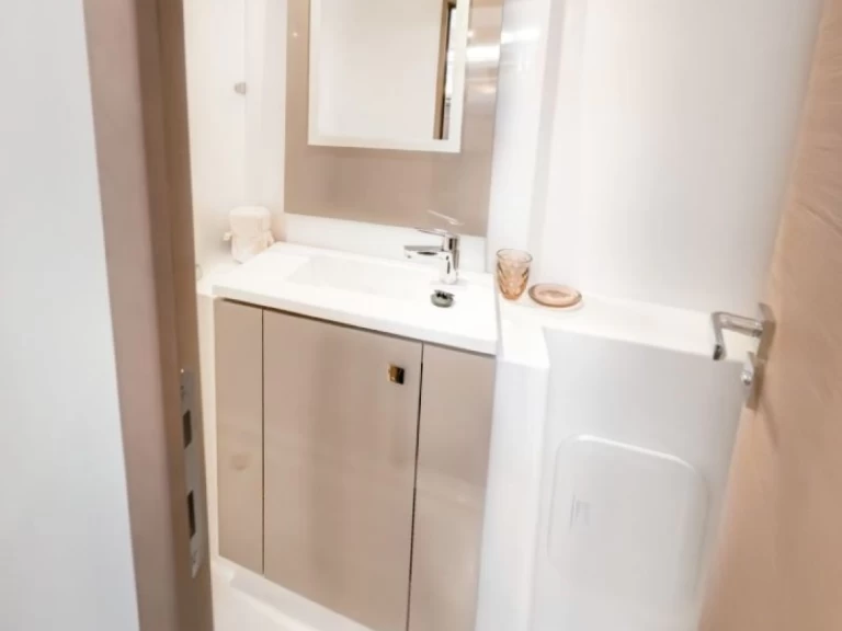 Pronájem Katamarán Fountaine Pajot s licencí