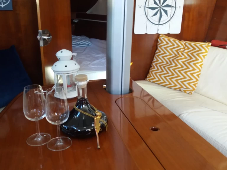 Pronájem lodi Lisabon lákavé ceny First 31.7