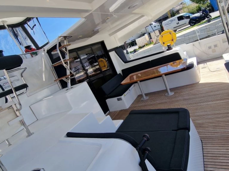 Pronájem lodi Lagoon Lagoon 42 v Trogir na Samboatu