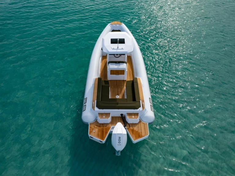 Pronájem Polotuhá loď v Port du Lavandou -Renier Renier R8 Tourer