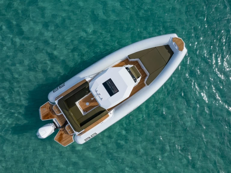 Pronajmout Polotuhá loď se skipperem či ne Renier v Port du Lavandou