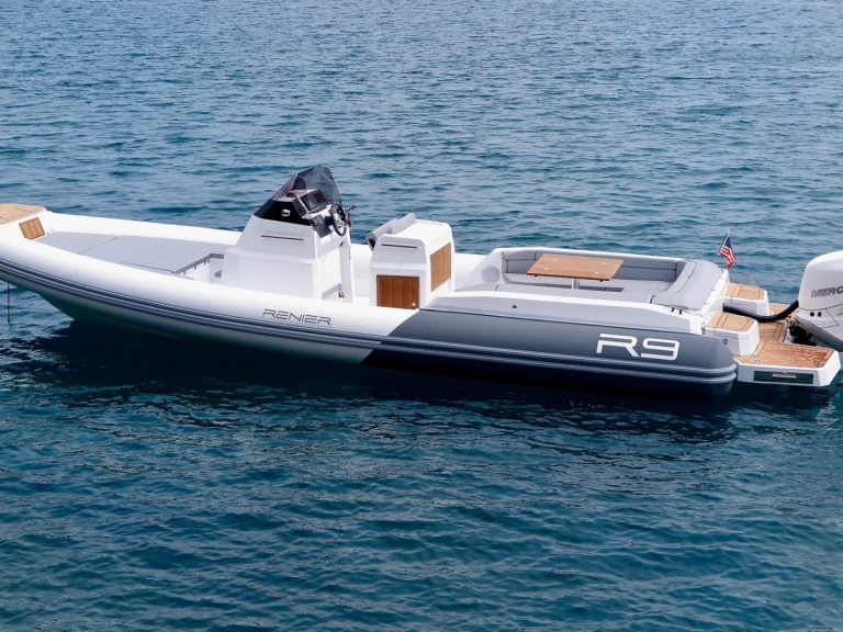 Pronajmout Polotuhá loď se skipperem či ne Renier v Port du Lavandou