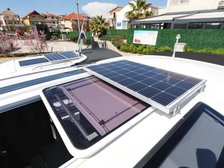 Pronájem Motorová loď v Pirovac -Bénéteau Antares 9 OB