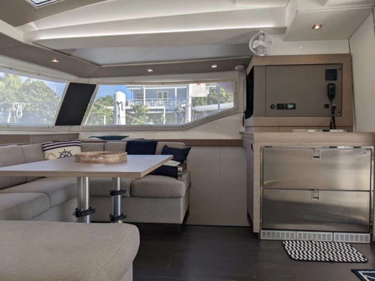 Pronájem Katamarán Fountaine Pajot s licencí