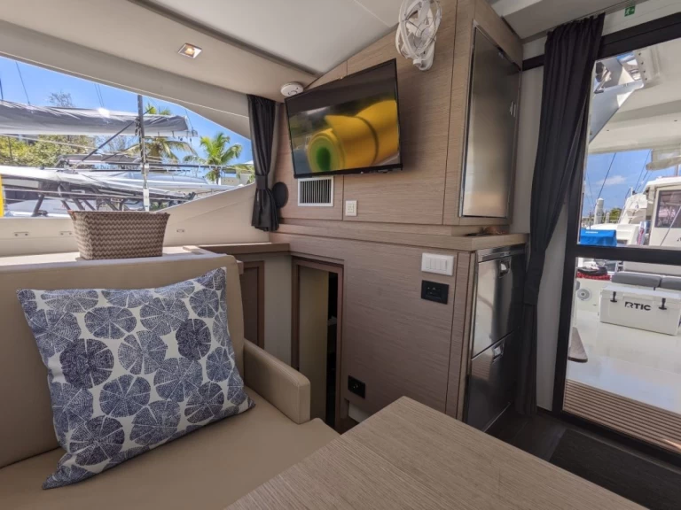 Pronájem lodi Fountaine Pajot Isla 40 v Road Town na Samboatu