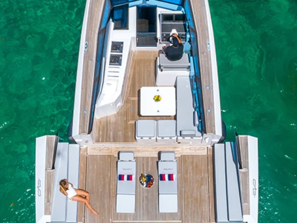 Pronajmout Motorová loď se skipperem či ne EVO Yachts v Bonifacio