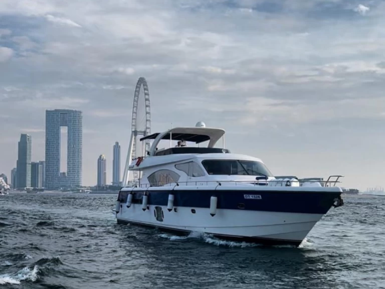 Pronájem Jachta Dubai Marine s licencí