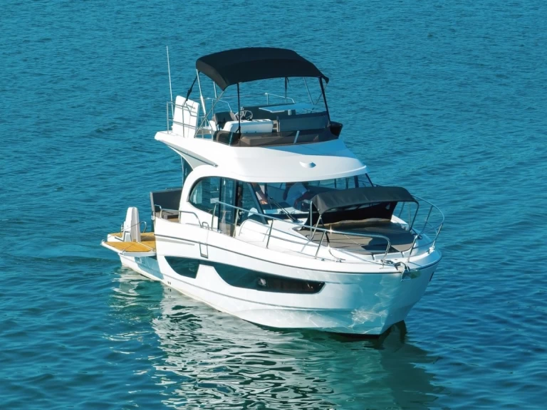 Pronájem Motorová loď v Pirovac -Bénéteau Antares 11 FLY