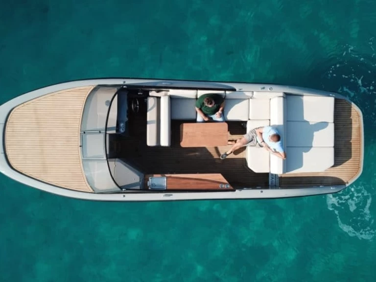 Motorová loď k pronájmu v Porto-Vecchio za nejlepší cenu