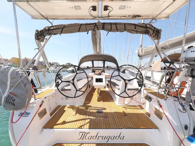 Pronájem lodi Bavaria Cruiser 41S v Jezera na Samboatu