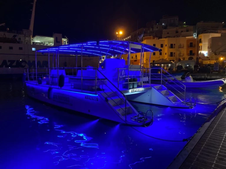 Pronájem lodi Terracina lákavé ceny Cat Marine 39