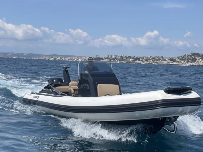 Brig Eagle 6.7 jednotlivci a charterové společnosti v Marseille