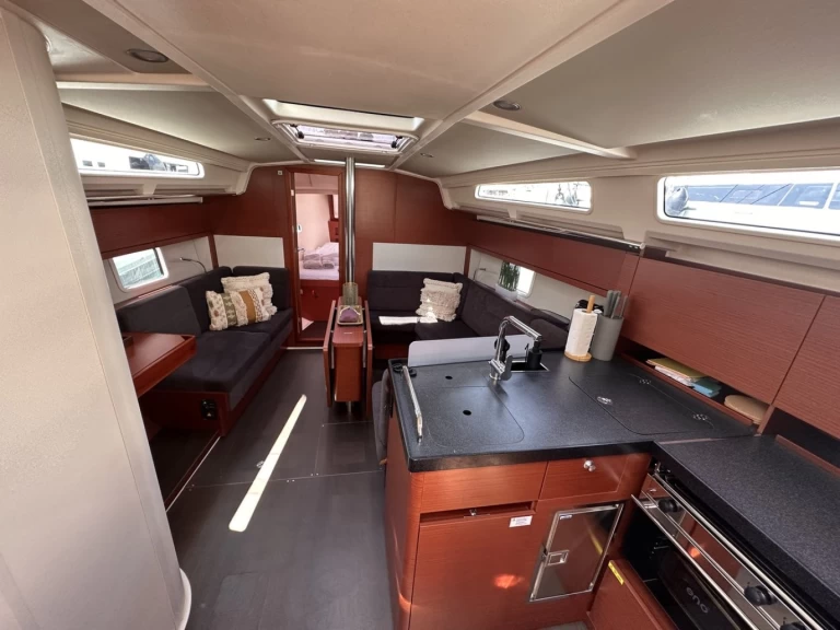 Pronajmout si Hanse Hanse 388 v Donji Seget