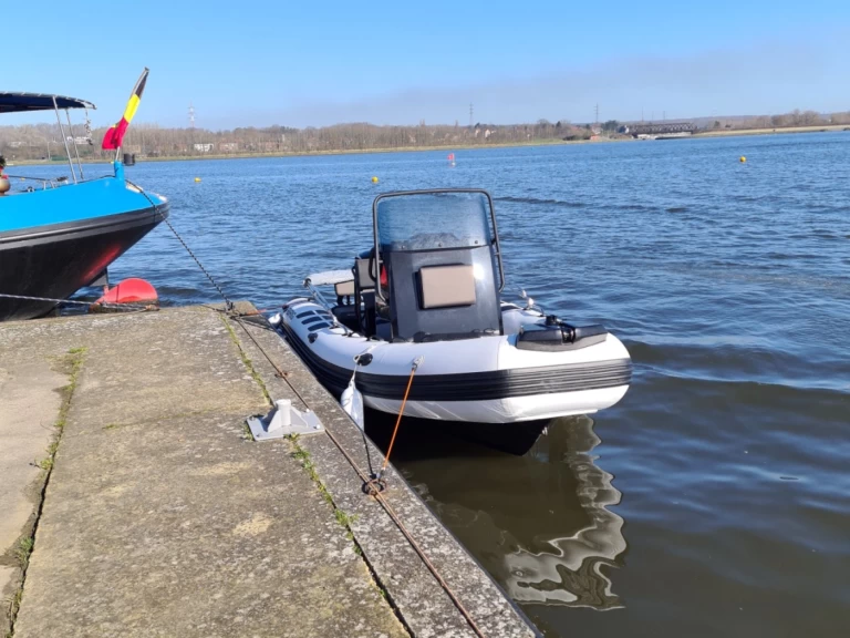 Pronájem jachty v Anneville-Ambourville -Brig Navigator 570 na Samboatu