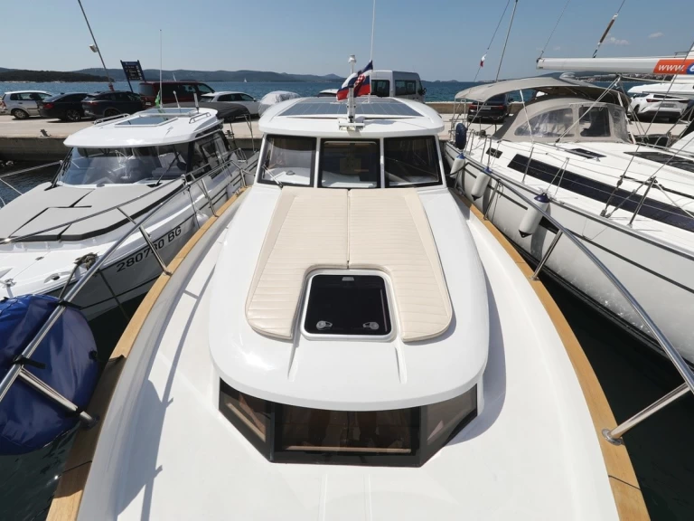 Pronájem lodi Greenline Yachts Greenline 33 v Biograd Na Moru na Samboatu