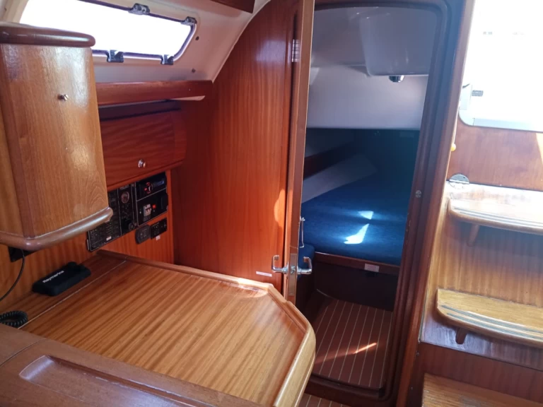 Pronajmout si Bavaria Bavaria 36 v Mahon Port