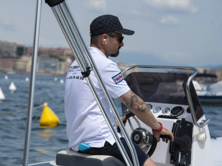 Pronájem lodi Neapol lákavé ceny f600