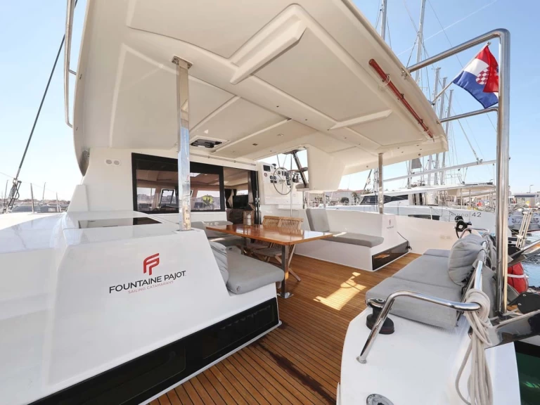 Pronájem lodi Fountaine Pajot Lucia 40 v Pula na Samboatu