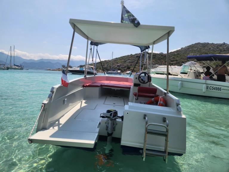 Pronájem Motorová loď Alizée Electronic s licencí