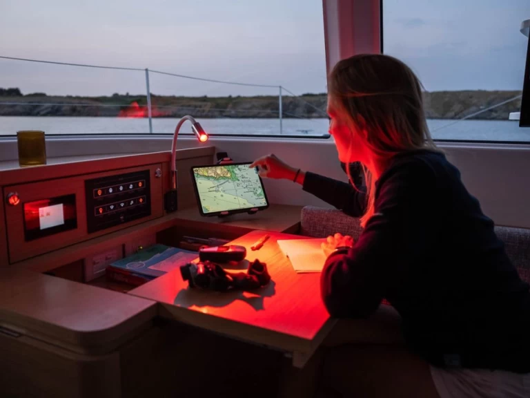 Pronajmout Katamarán se skipperem či ne Excess v Saint-Mandrier-sur-Mer