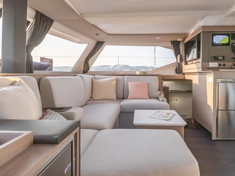 Fountaine Pajot Isla 40 jednotlivci a charterové společnosti v Jolly Harbour