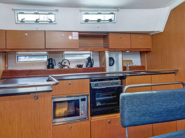 Pronájem jachty v Breege -Bavaria Cruiser 45 na Samboatu