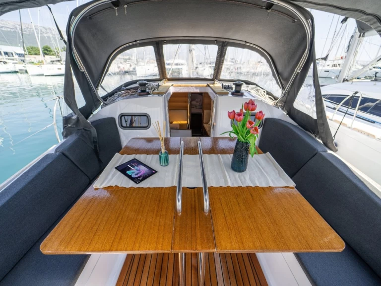 Pronájem jachty v Kaštela -Elan Impression 40.1 na Samboatu