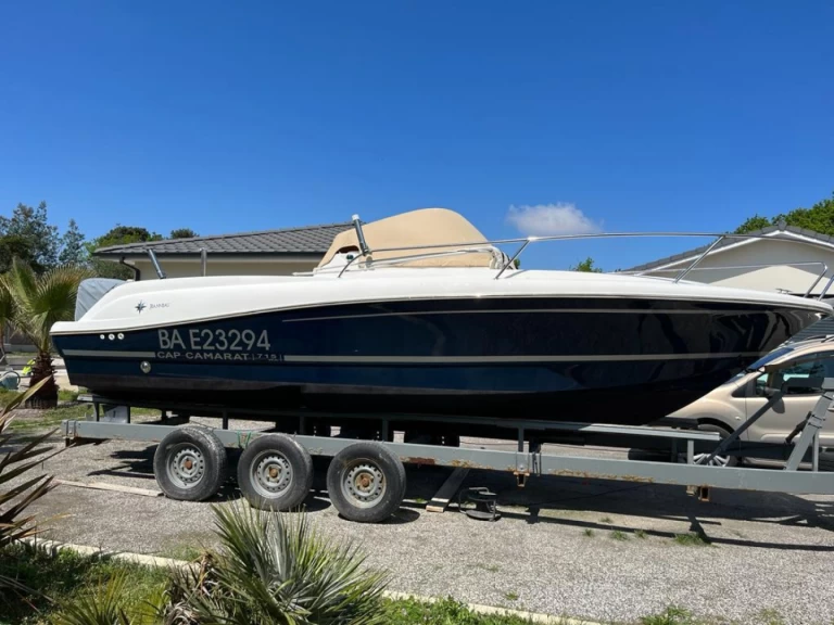 Jeanneau Cap Camarat 7.15 WA jednotlivci a charterové společnosti v Lège-Cap-Ferret