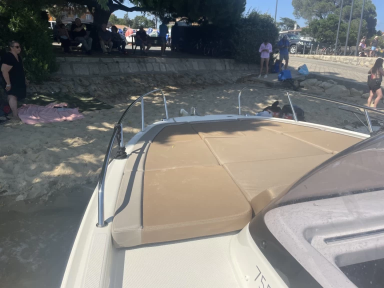 Motorová loď k pronájmu v Lège-Cap-Ferret za nejlepší cenu