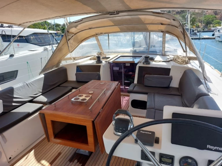 Pronájem Plachetnice v Le Marin -Dufour Dufour 520 Grand Large