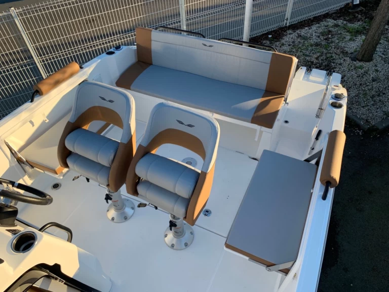 Pronajmout si Bénéteau Flyer 7 SPACEdeck v Lorient