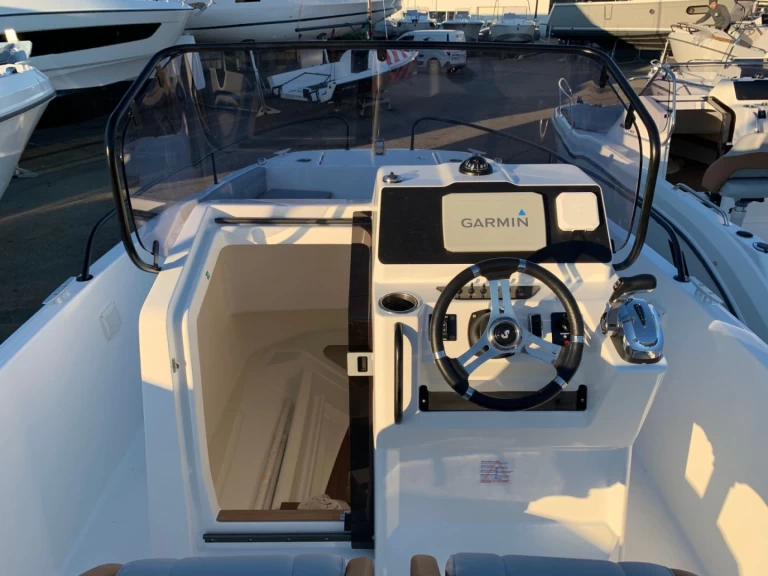 Pronájem lodi Lorient lákavé ceny Flyer 7 SPACEdeck