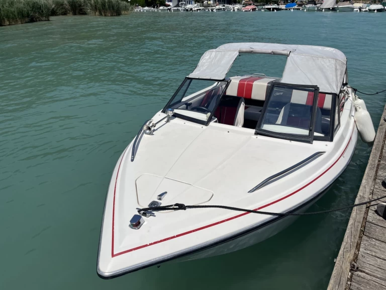 Motorová loď k pronájmu v Sevrier za nejlepší cenu