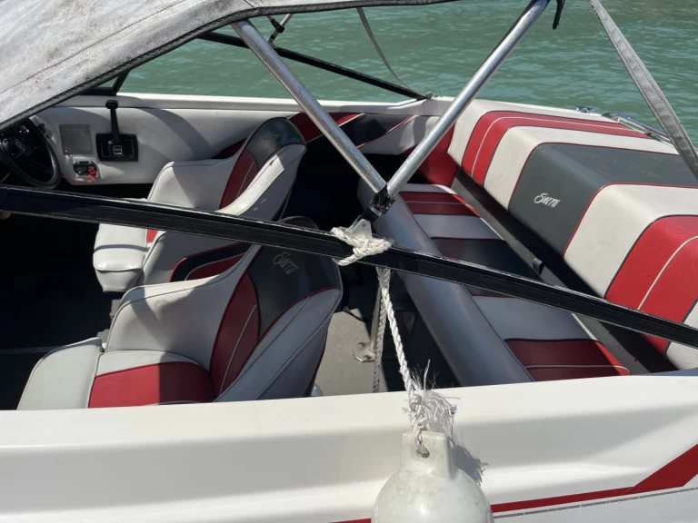 Pronajmout si Glastron Sierra 177 sl v Sevrier