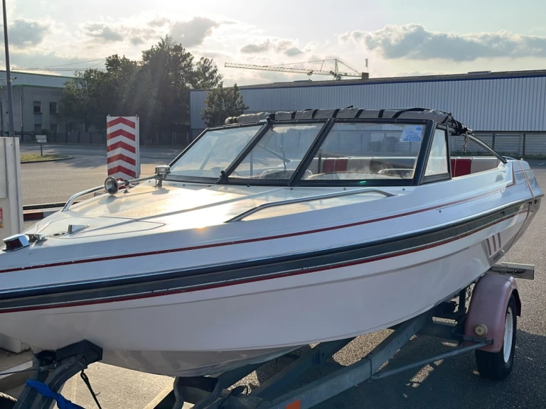 Pronajmout Motorová loď se skipperem či ne Glastron v Sevrier