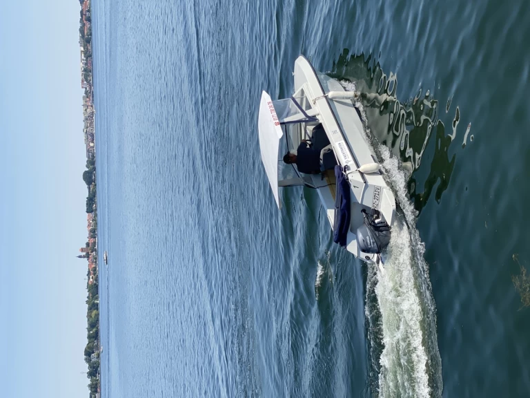 Pronájem lodi Tagescharter Lotus v Waren (Müritz) na Samboatu