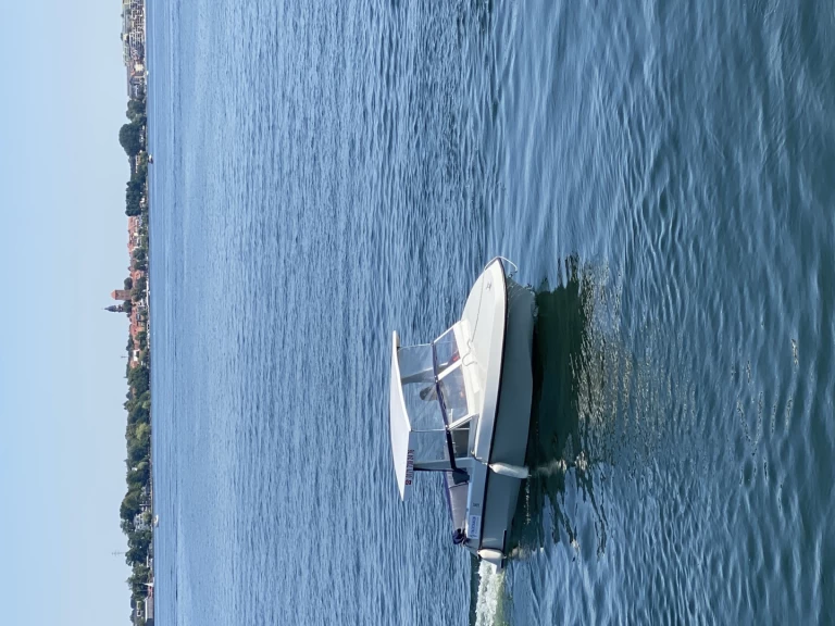 Říční loď k pronájmu v Waren (Müritz) za nejlepší cenu