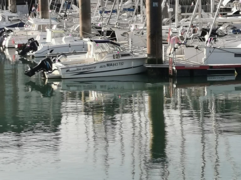 Pronajmout Motorová loď se skipperem či ne Hydrasport v Toulon