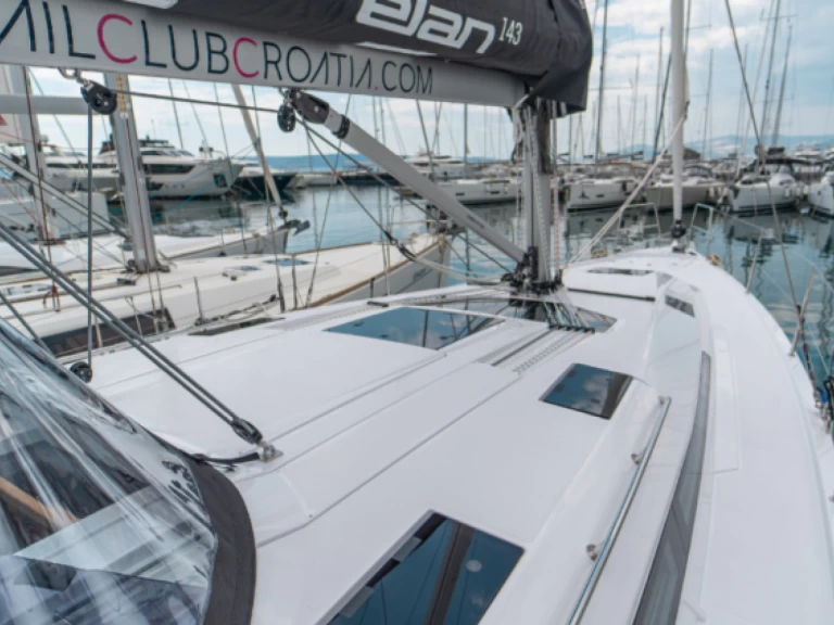 Elan Impression 45 jednotlivci a charterové společnosti v Kaštela