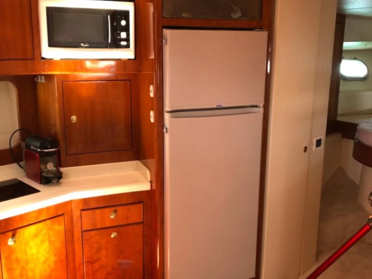 Pronajmout Jachta se skipperem či ne Baia v Marseille