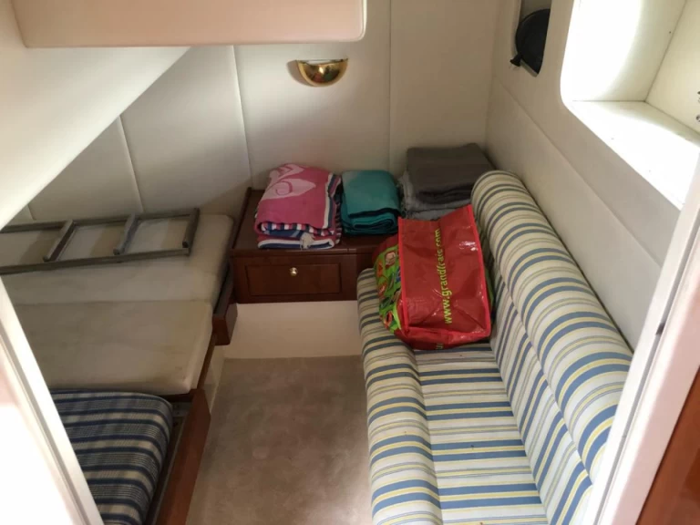 Pronájem Jachta Baia s licencí